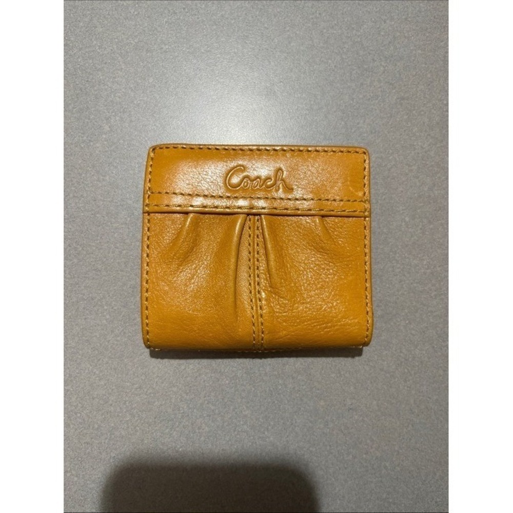 Coach pleated tan leather bifold wallet zip pocket snap vintage Y2K